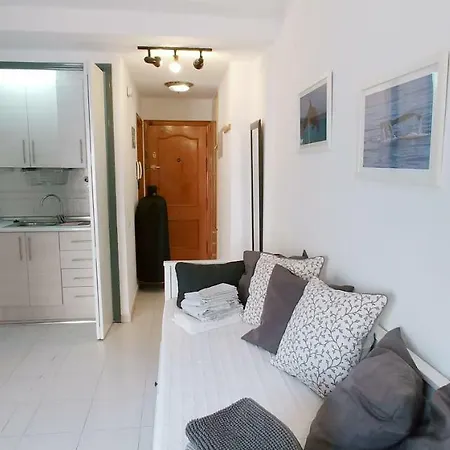 شقة Apartamento Avenida Habaneras